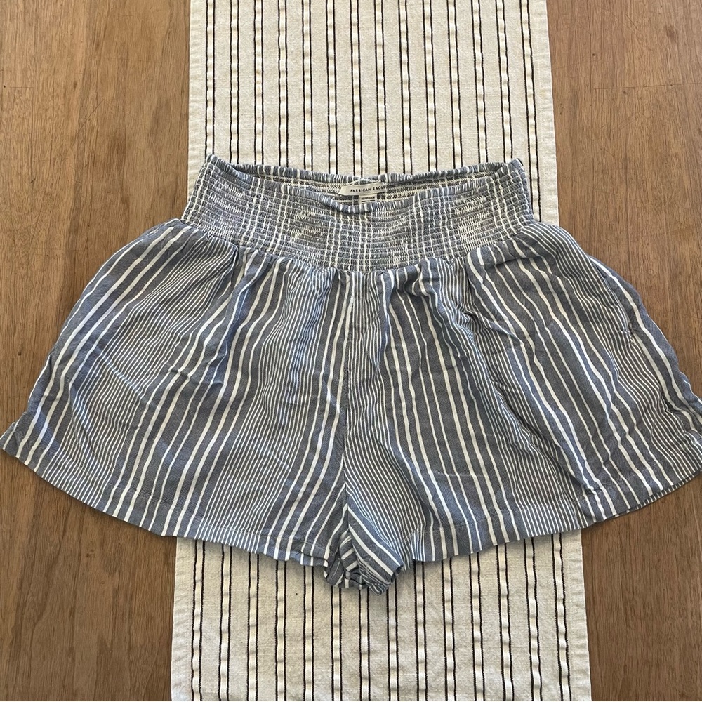 American Eagle women’s size XS blue white striped shorts beachy casual